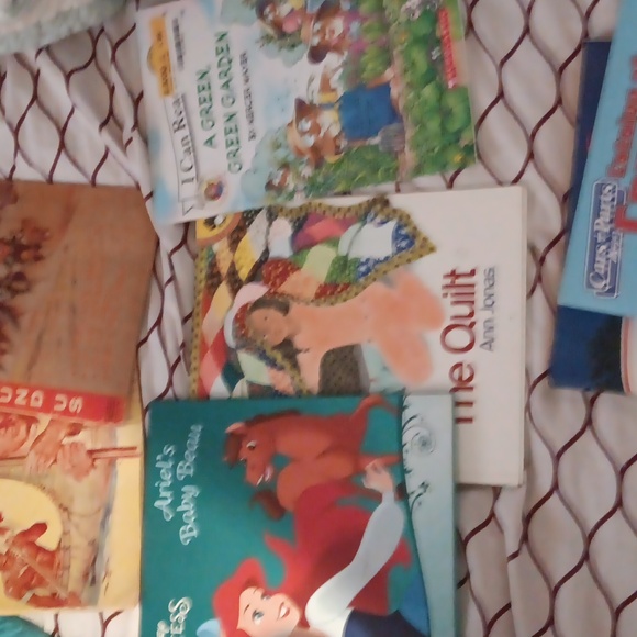 Three kids books that are in good condithis mission , the disney books really - Picture 1 of 3
